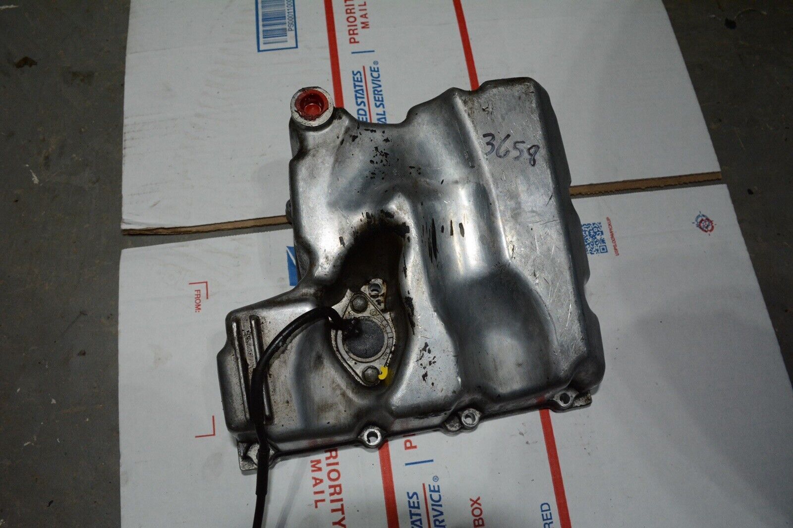 2000 YAMAHA R6 OIL PAN CASE COVER ENGINE MOTOR 99-02