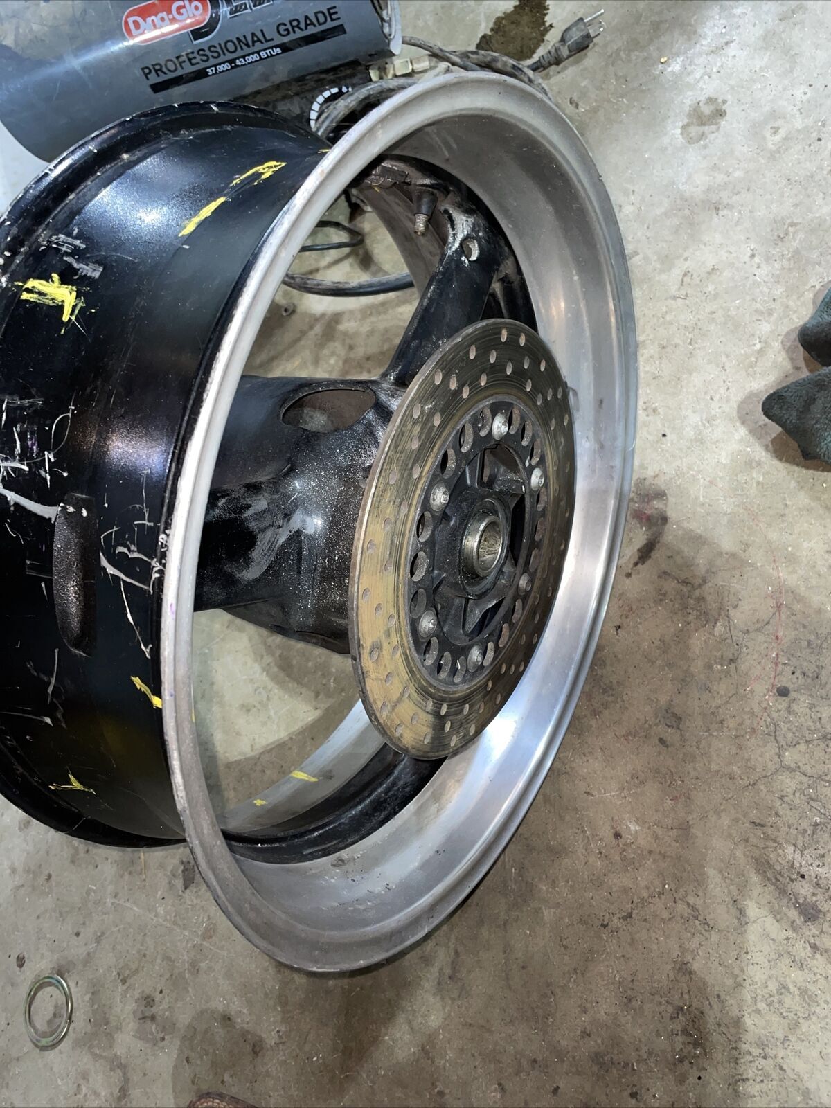 98 99 00 01 Yamaha YZF R1 Rear Wheel Back Rim 4xv-25338-00-33