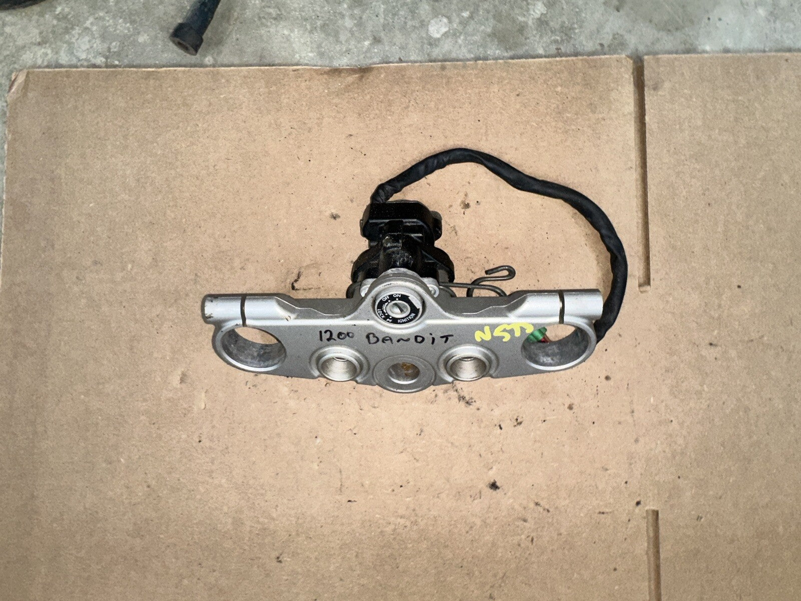 01 02 03 04 05 Suzuki GSF 1200 GSF1200 Bandit Upper Triple Tree OEM E1