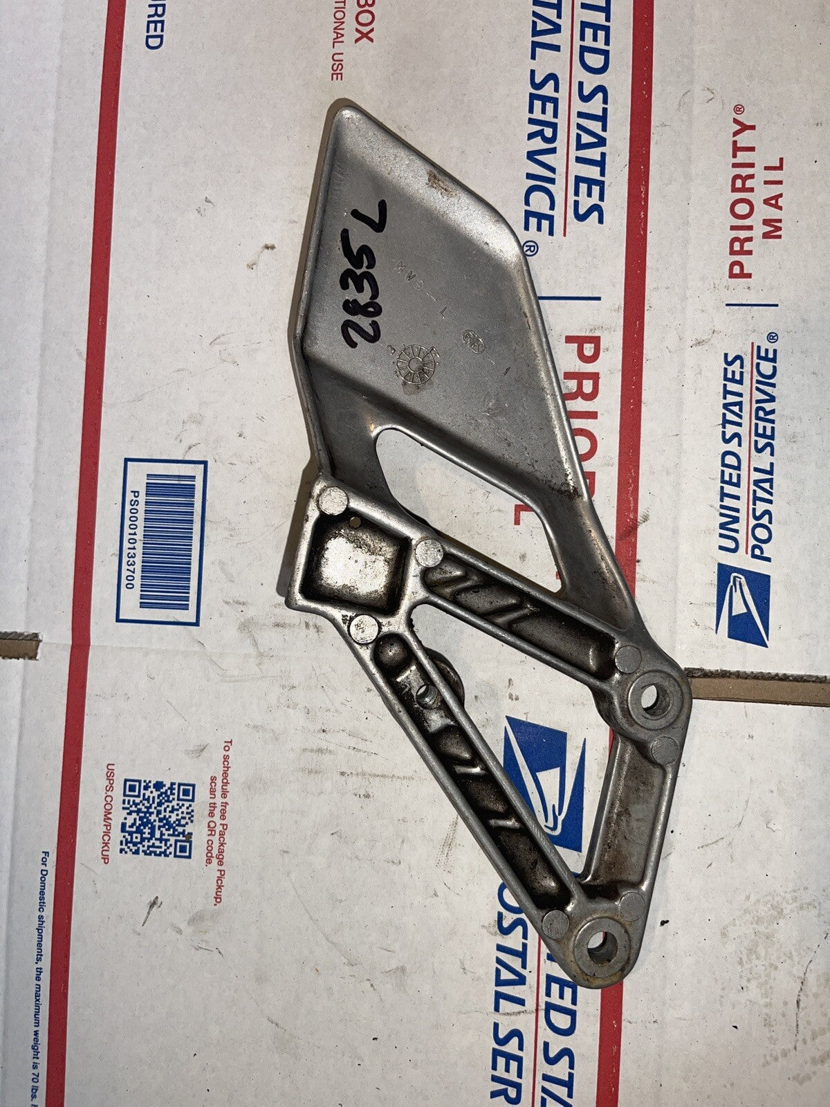 1993-1998 Suzuki Gsxr1100 Left Rearset Rear Set Driver Foot Peg Rest