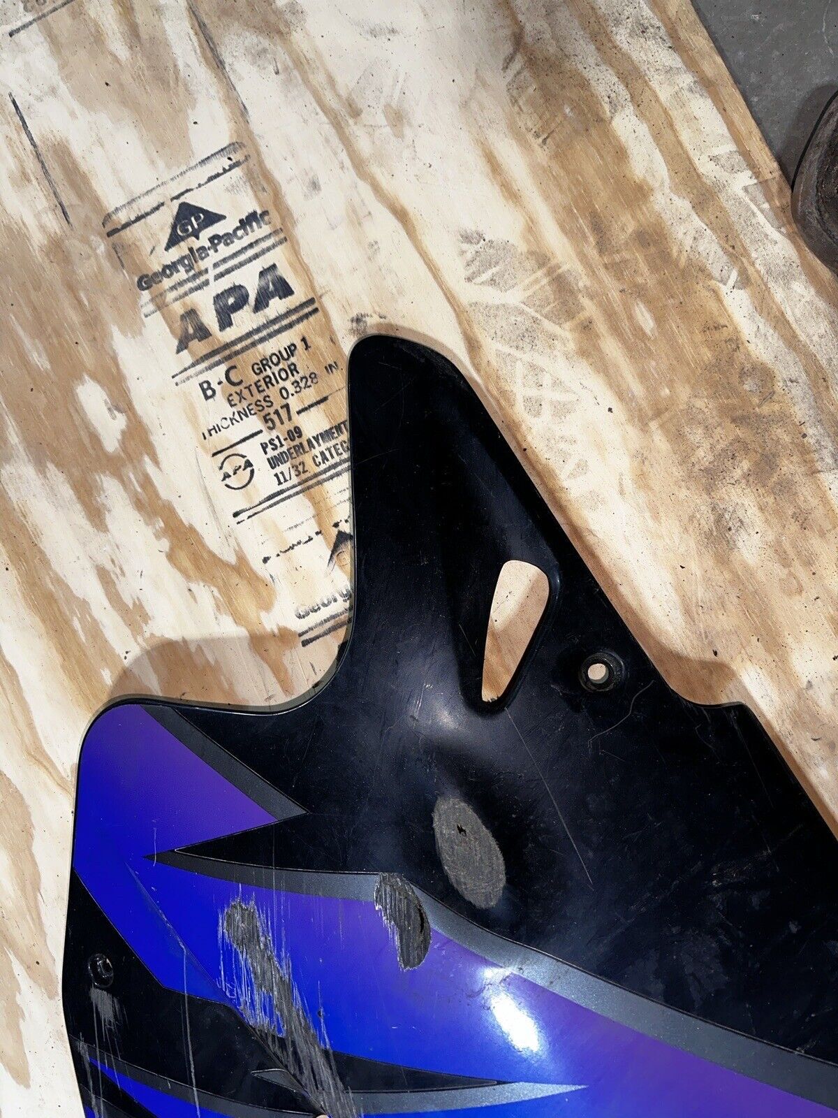 92 93 SUZUKI GSXR 600 750 LEFT SIDE LOWER FAIRING COWL OEM 94481-17E0