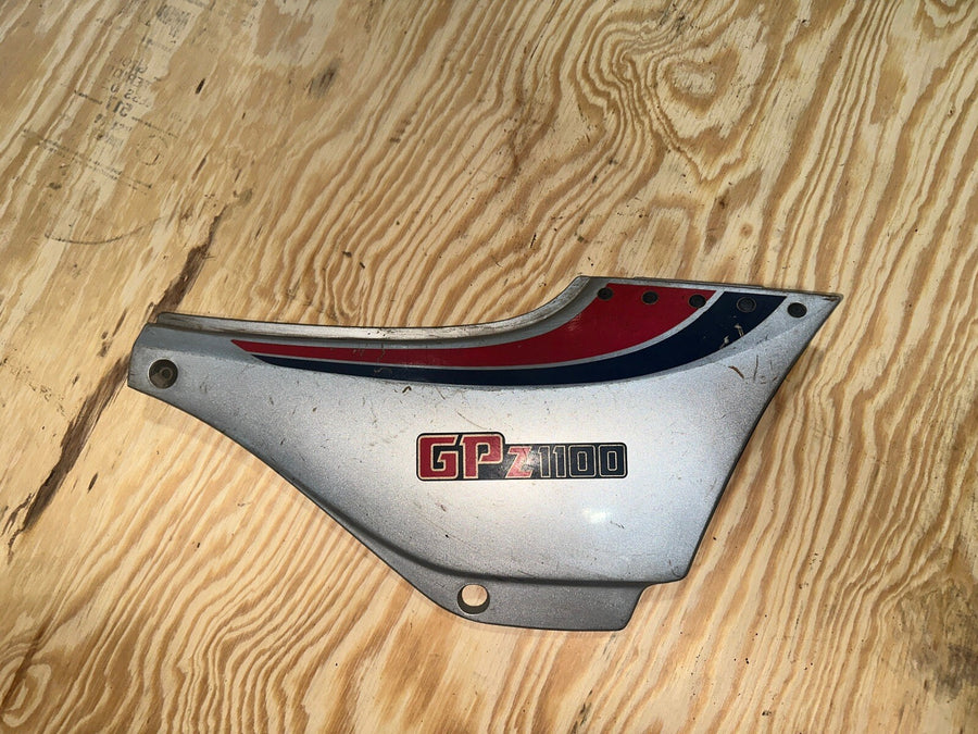 83-85 KAWASAKI GPZ1100 RIGHT  SIDE FAIRING PANEL COVER