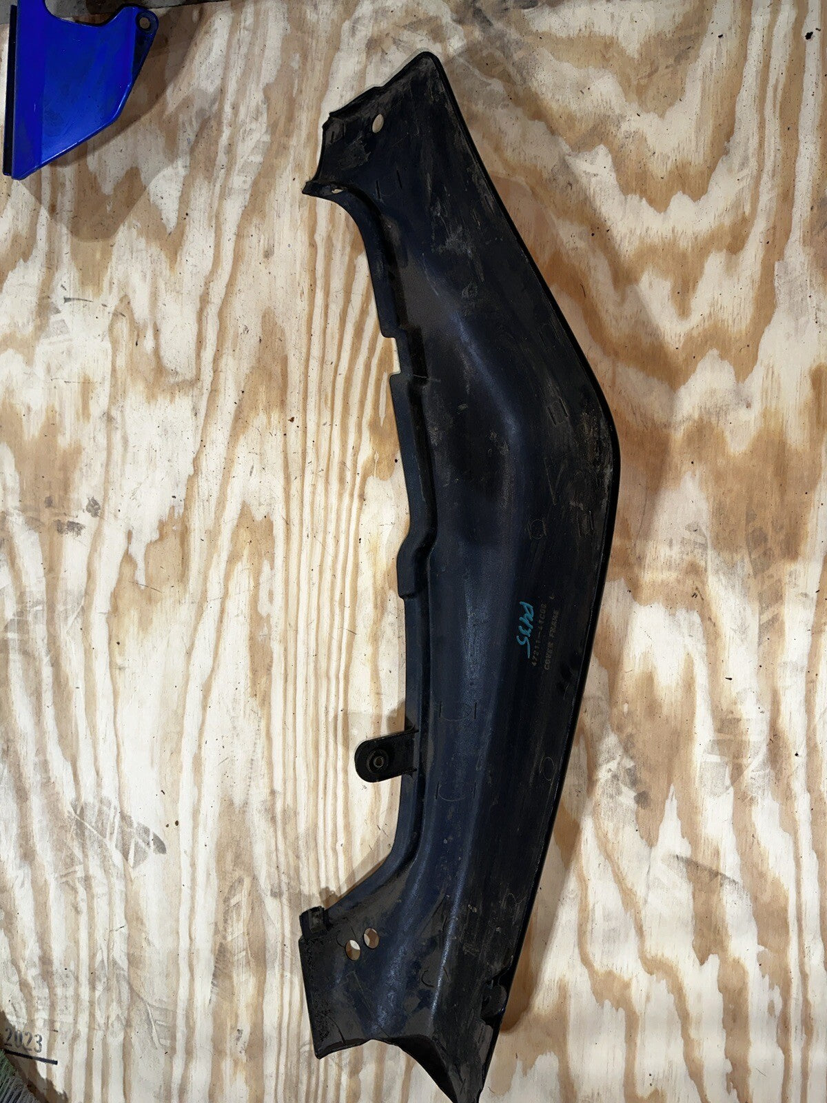91 92 GSXR1100 LEFT REAR BACK TAIL FAIRING UNDERTAIL COWL PLASTIC