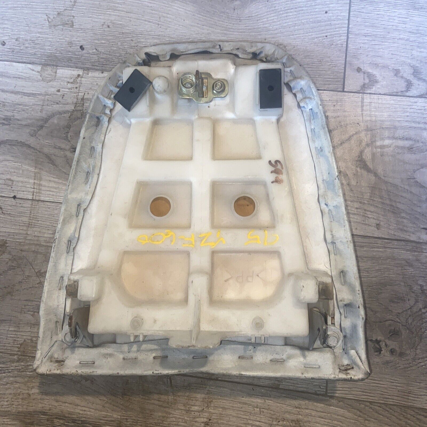 1995 Yamaha YZF600 rear seat