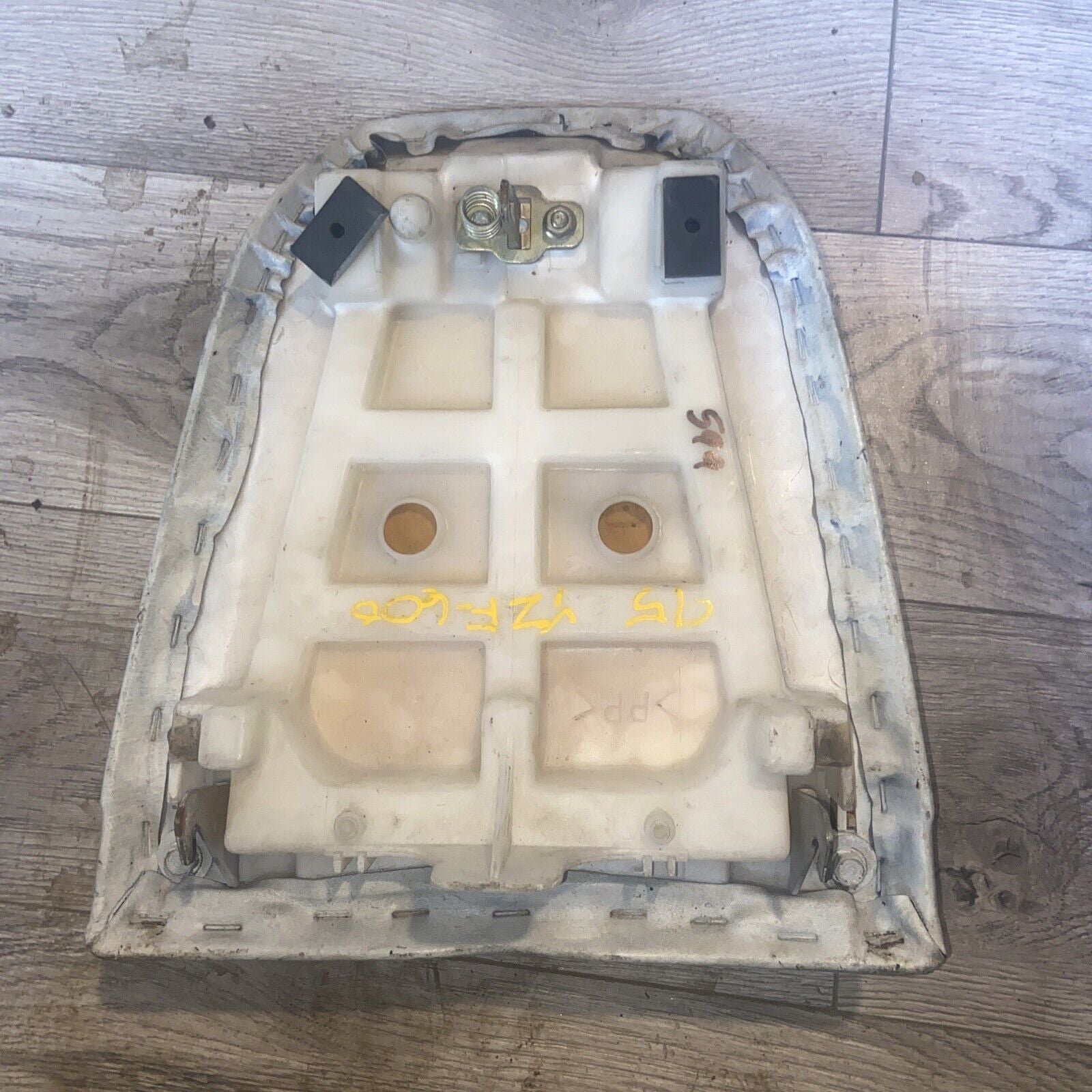 1995 Yamaha YZF600 rear seat