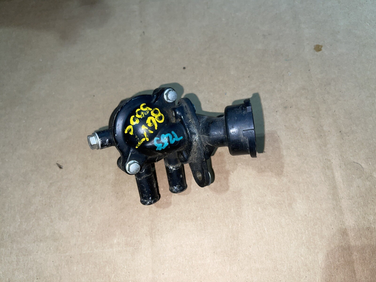 1985 VF500FF VF 500 HONDA  thermostat housing