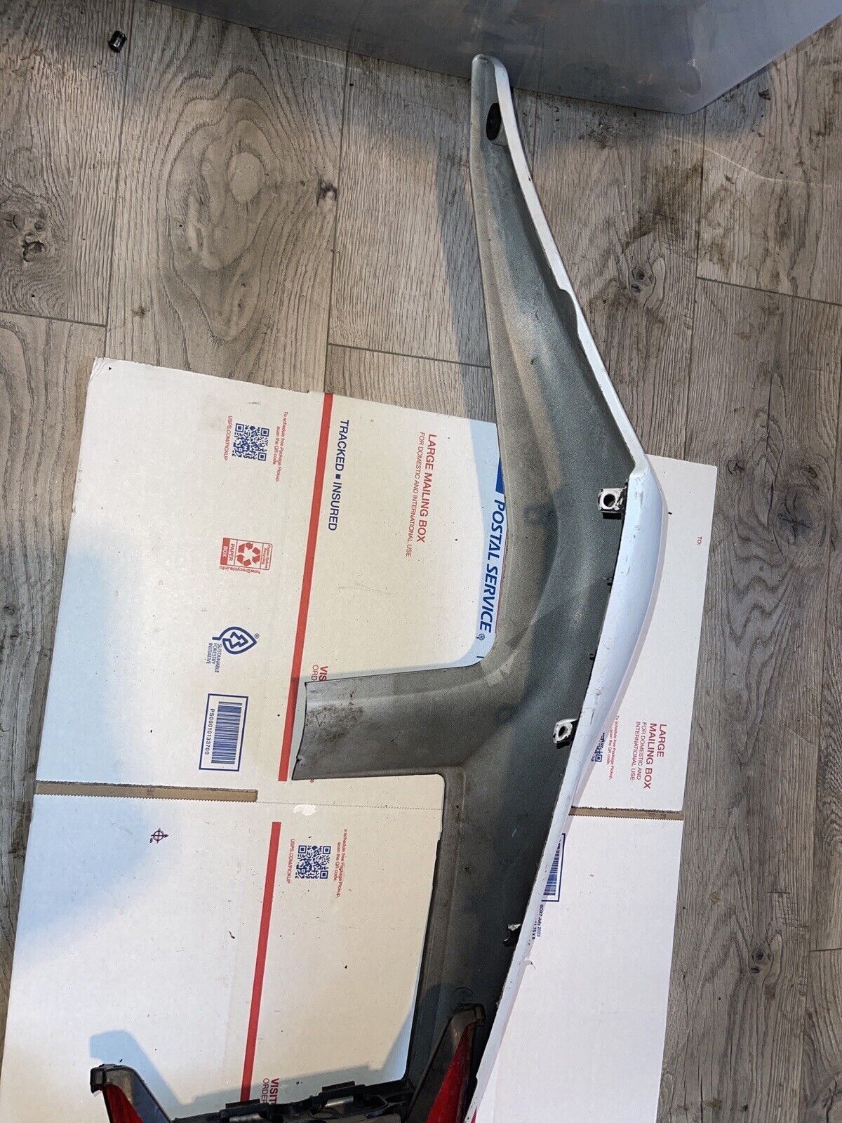 99-00 YAMAHA YZF R6 REAR BACK TAIL FAIRING COWL SHROUD LEFT SPLIT TAILLIGHT