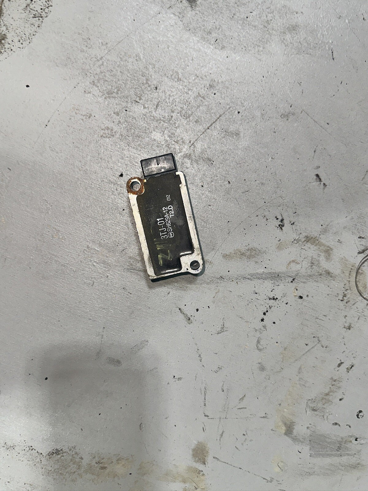93 Yamaha XJ600 600 Seca II Voltage Regulator Rectifier 