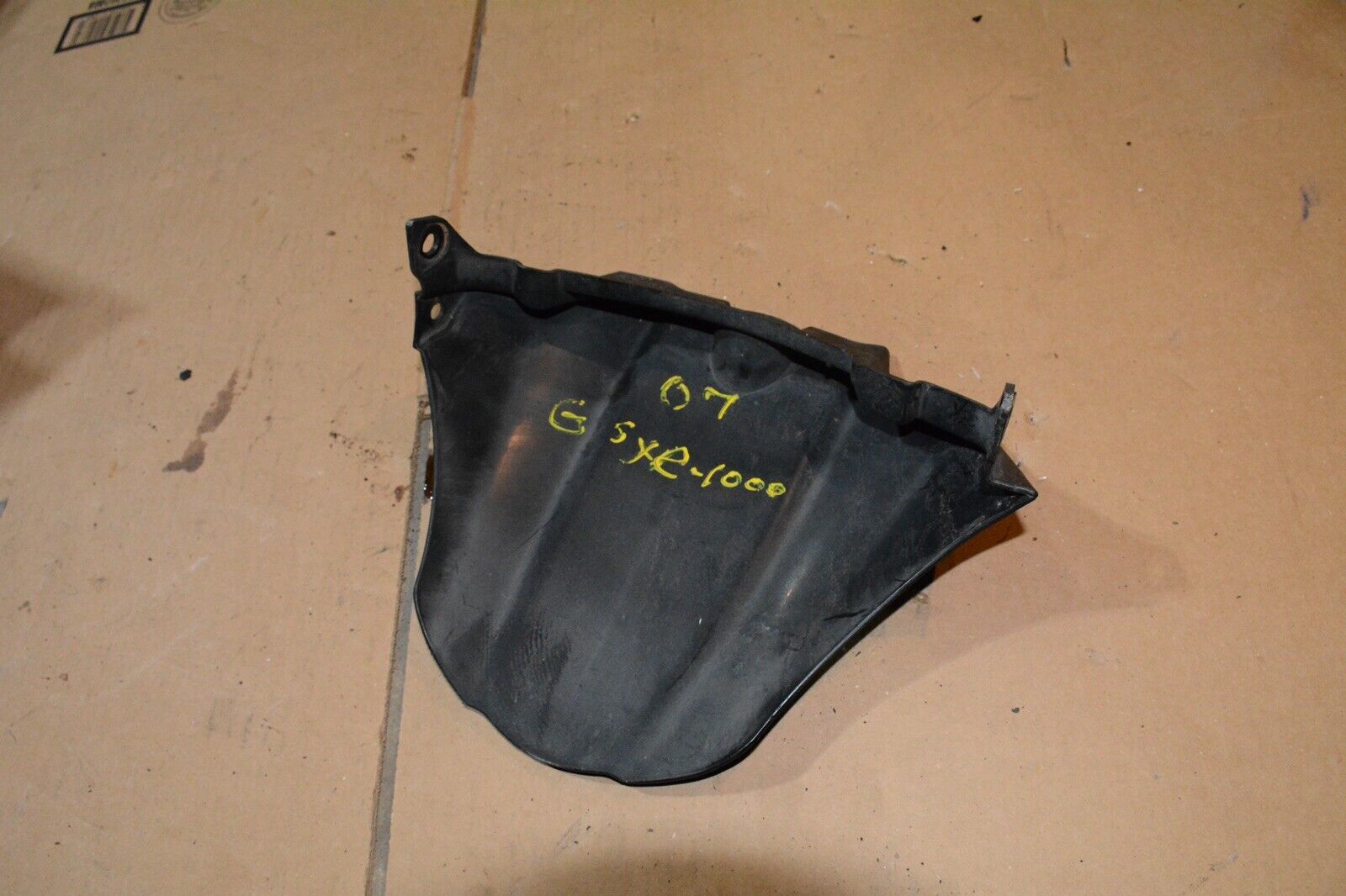 2005 2006 2007 2008 Suzuki GSX-R1000 GSXR 1000 Rear Wheel Hugger Fender Mudguard