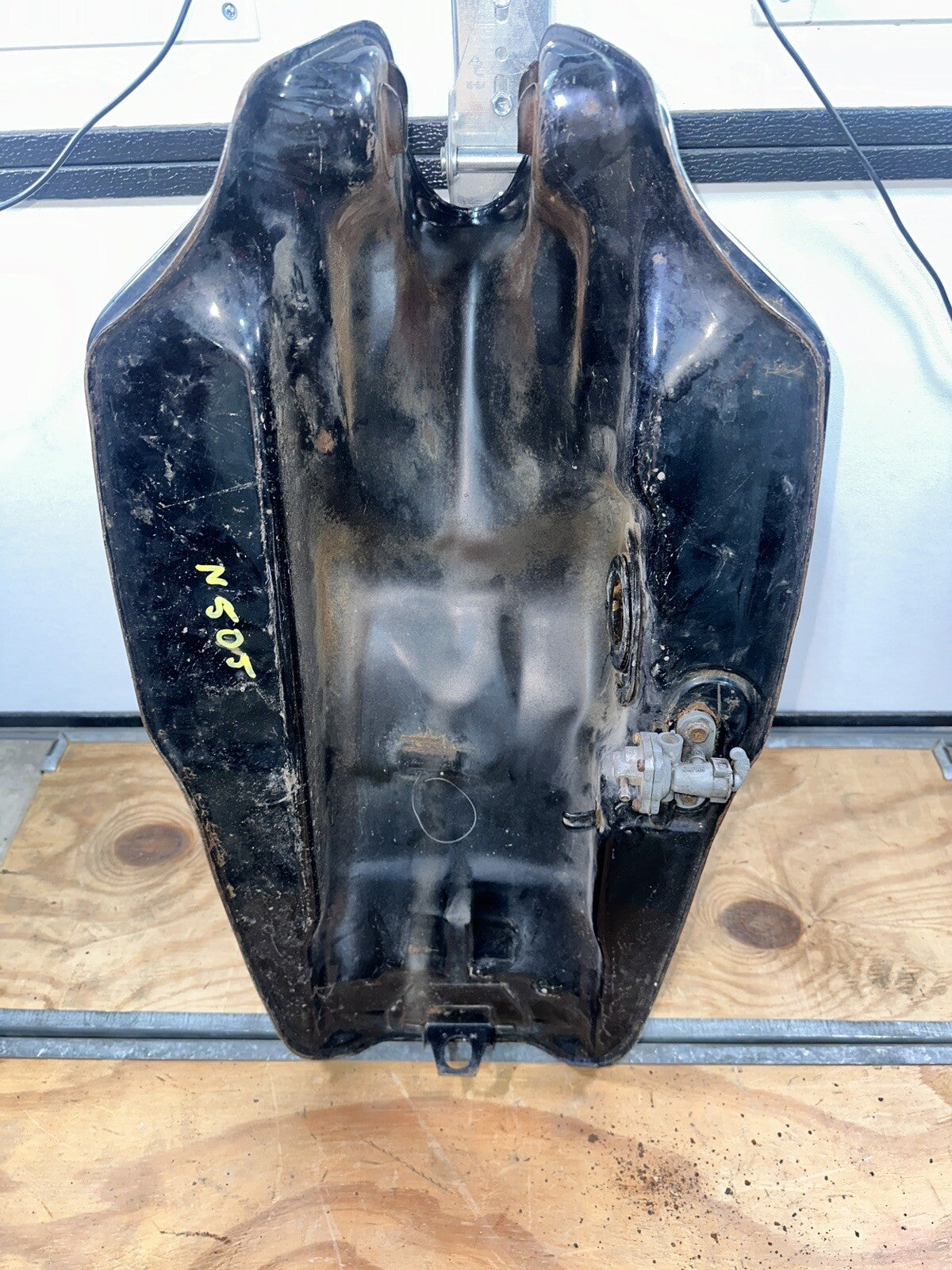 1980 80-83 Suzuki GS1100 GS1100E OEM Gas Fuel Tank Petrol Reservoir Can