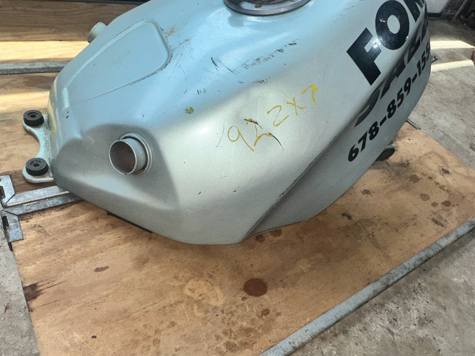 91-92 KAWASAKI NINJA ZX7R ZX750 GAS TANK FUEL CELL PETROL RESERVOIR