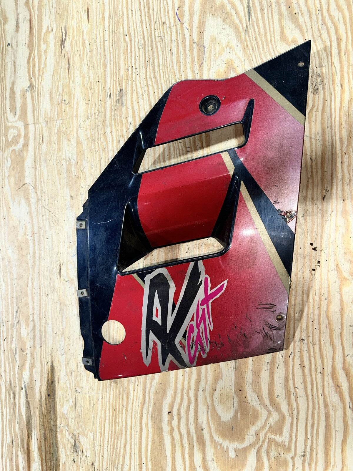 91 92 GSXR1100 LEFT MID SIDE FAIRING COWL PLASTIC OEM