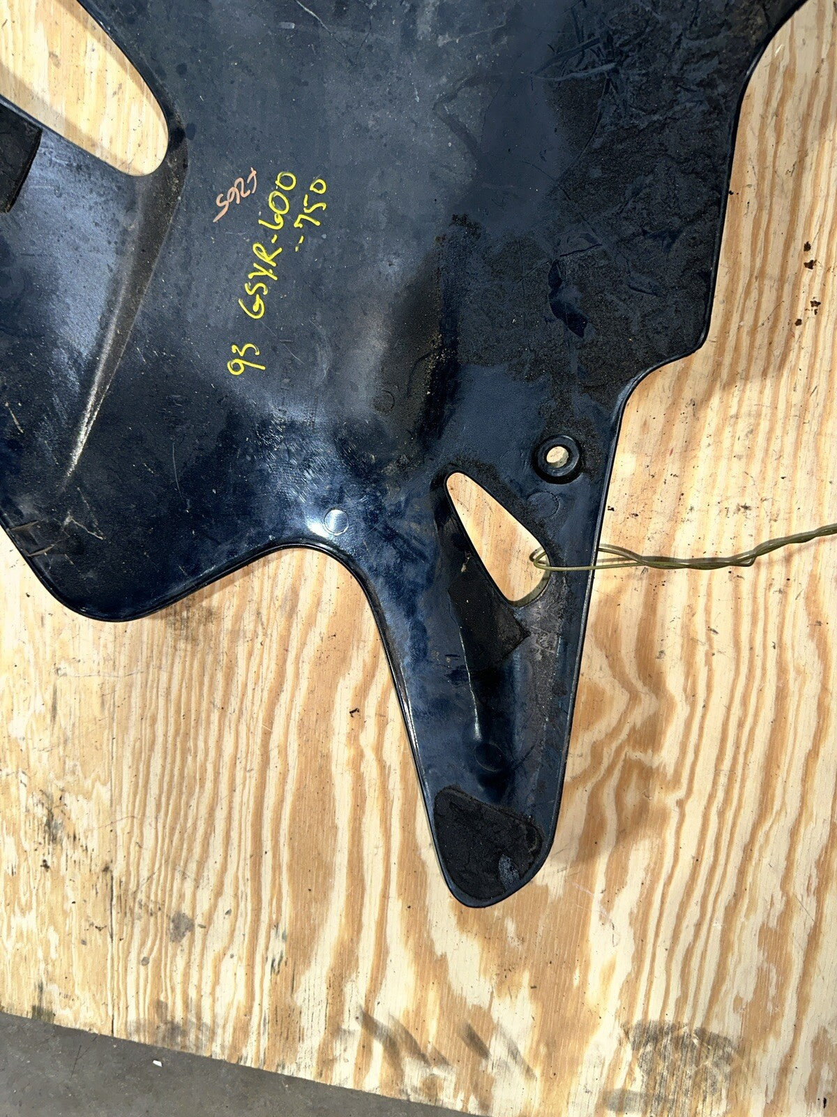 92 93 SUZUKI GSXR 600 750 LEFT SIDE LOWER FAIRING COWL OEM 94481-17E0
