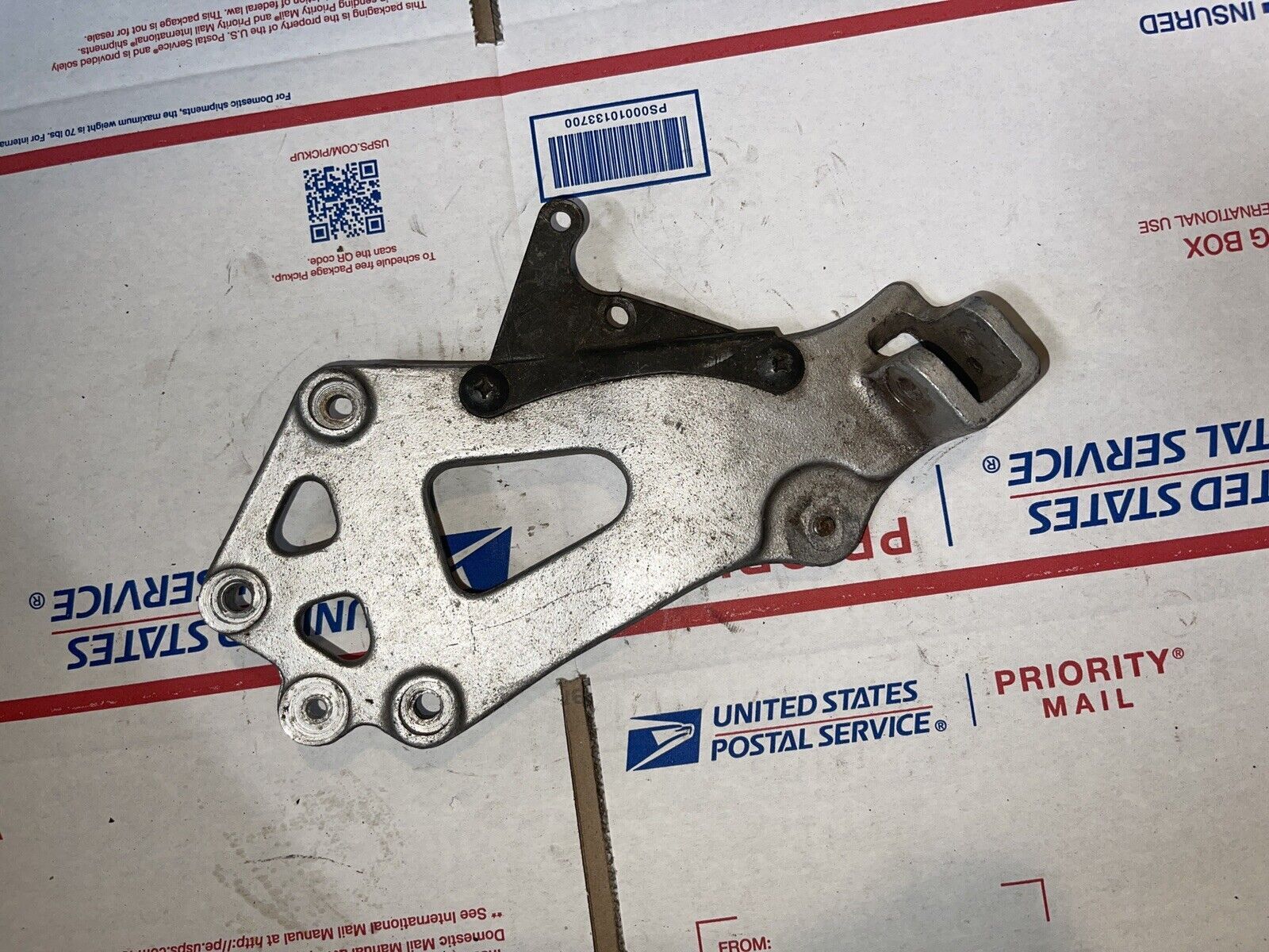 1986 Suzuki Gsxr750  Right Rear Back Passenger Peg Mount GSXR 750 86