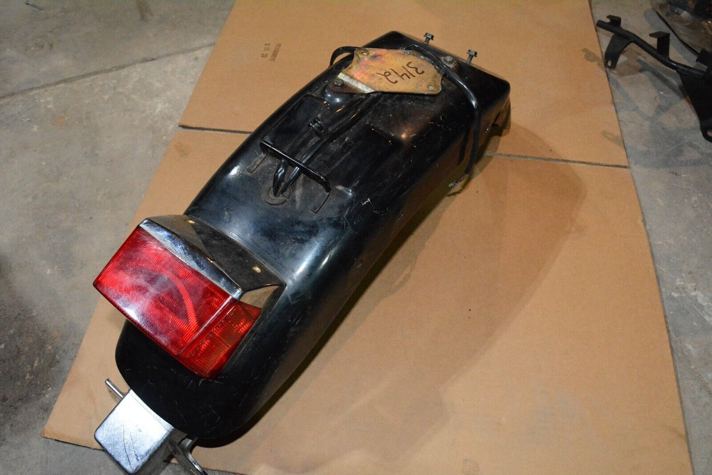 1987 HONDA SHADOW 700 VT700C REAR FENDER MUD GUARD 80100-MK7-000ZD 