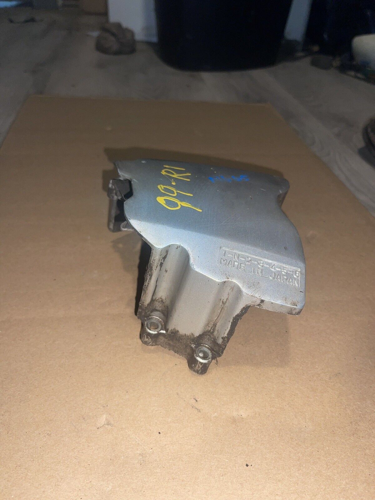 98-01 Yamaha YZF R1 YZFR1 Front Sprocket Cover