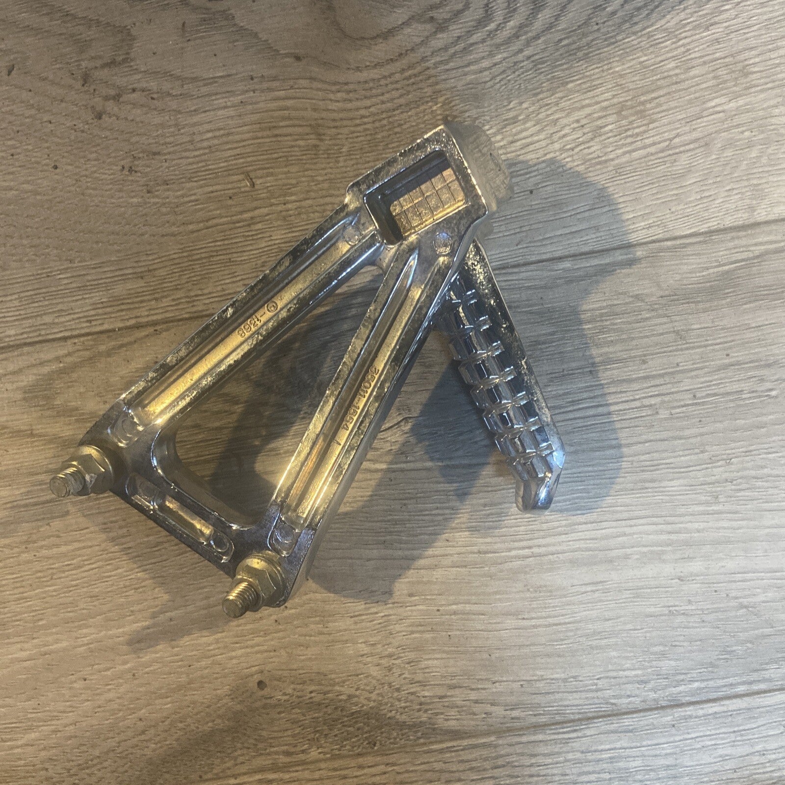 1999 KAWASAKI NINJA ZX7 LEFT REAR BACK PASSENGER PEG