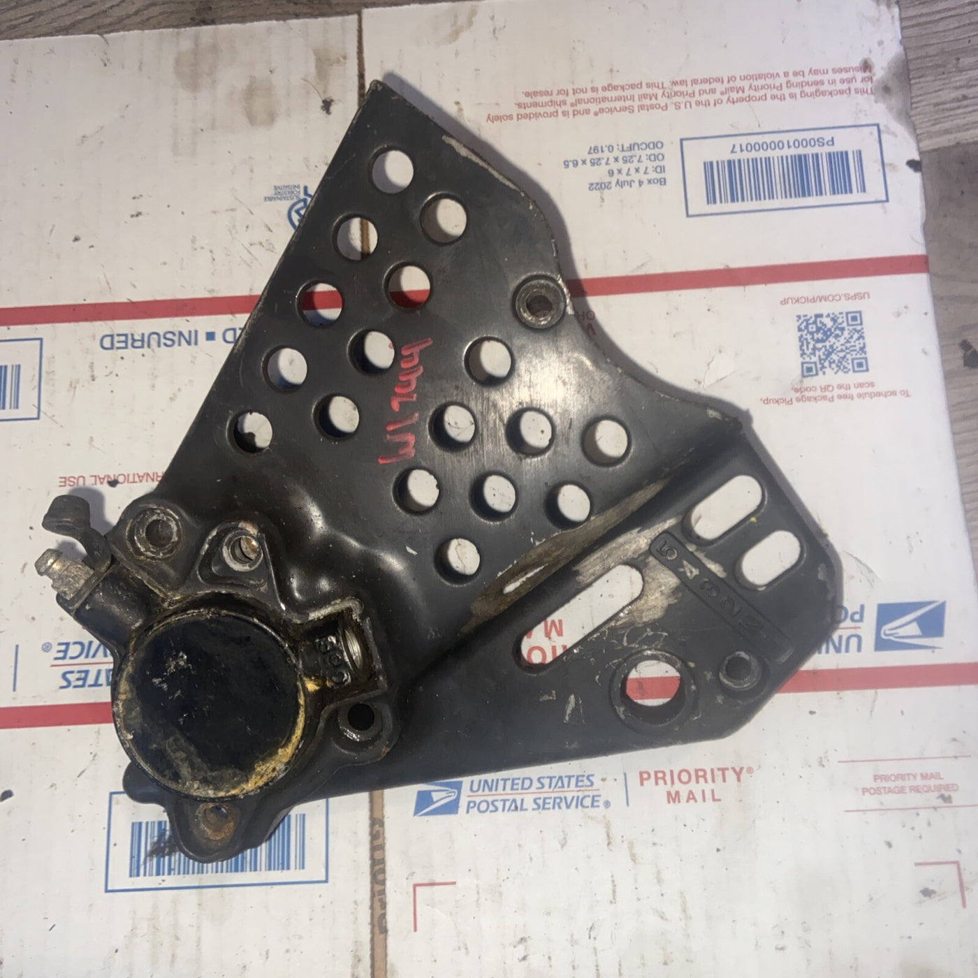 86 Suzuki GSX-R GSXR 750 GSXR750 front sprocket cover guard