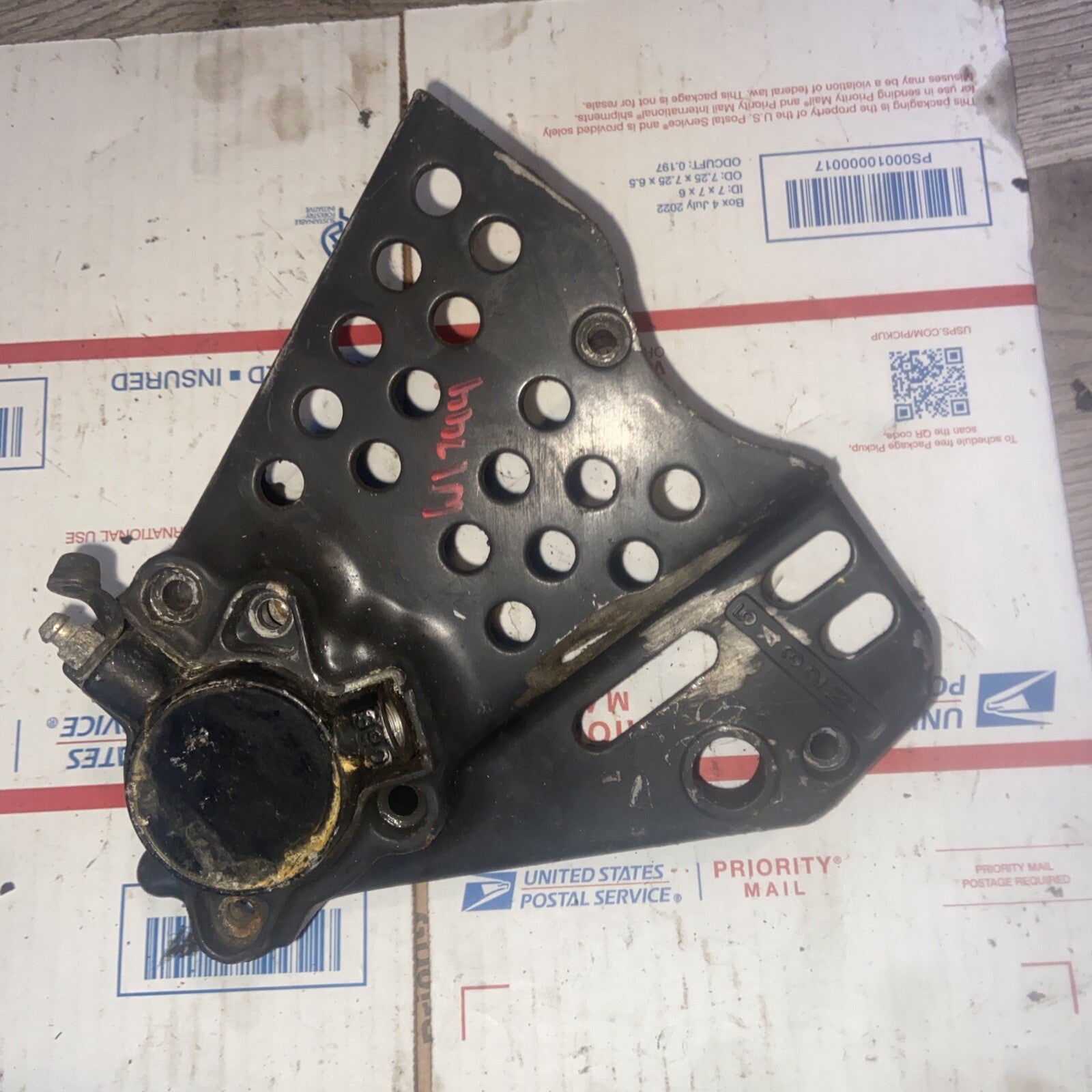 86 Suzuki GSX-R GSXR 750 GSXR750 front sprocket cover guard