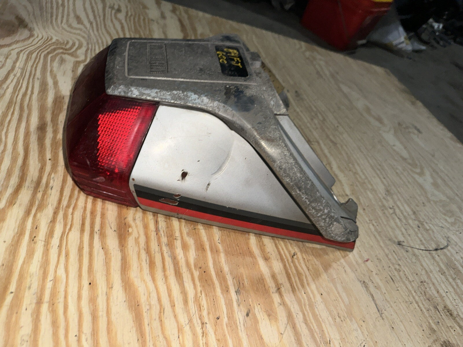 Yamaha XJ 600 - Rear Grab Handle Rack + Tail Light & Surround Panel Fairing
