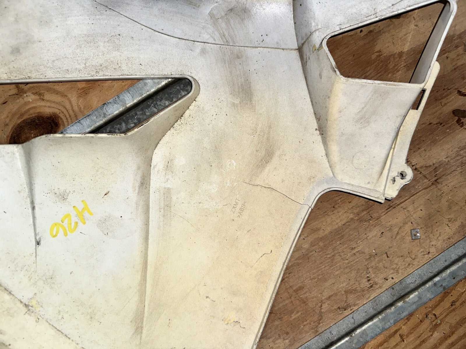 03-04 HONDA CBR600RR ZXMT LEFT MID UPPER SIDE FAIRING COWL PLASTIC