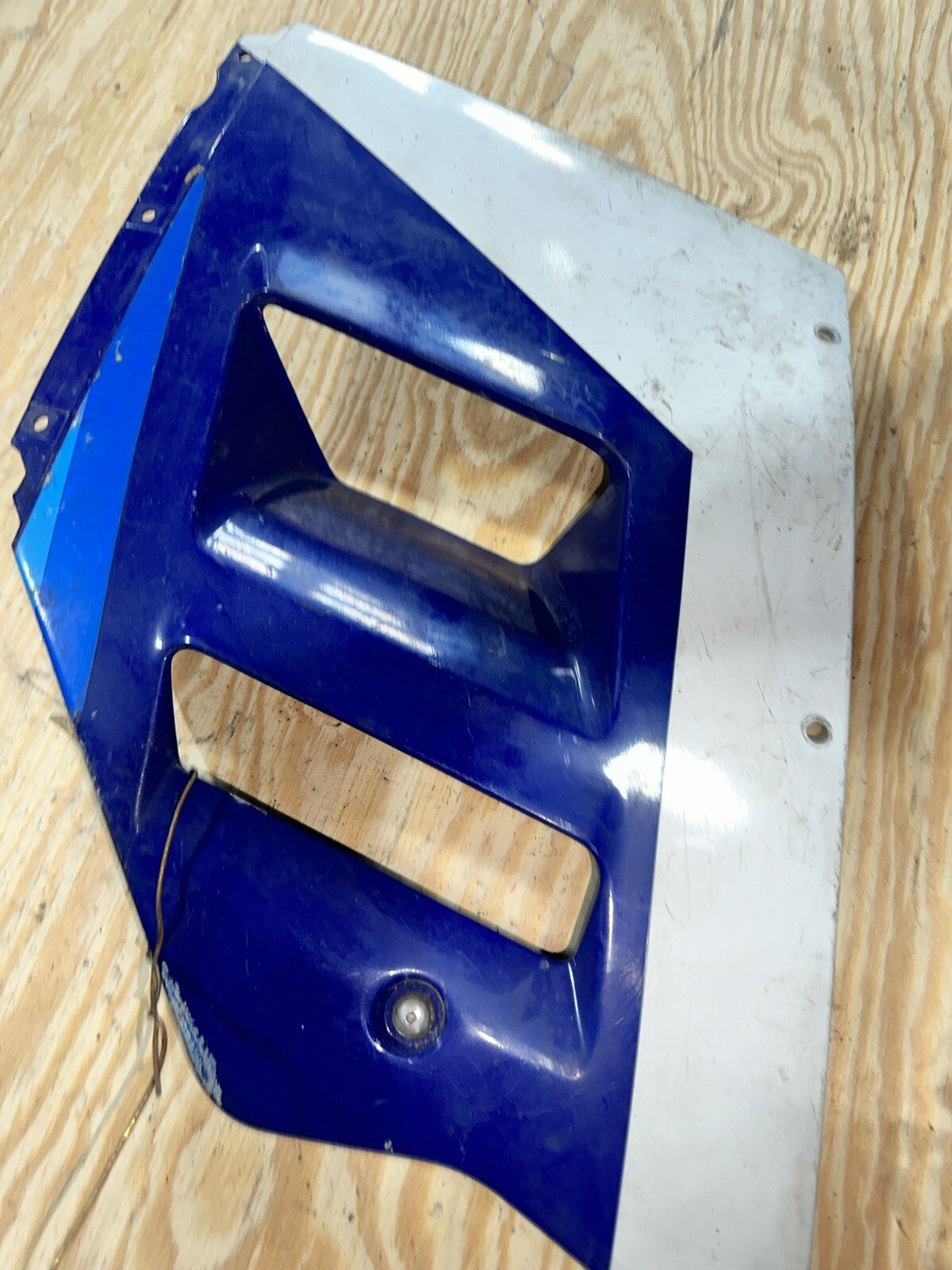 SUZUKI GSXR 750 1100 L 1989-90 94481-40C0 R RH RIGHT MID SIDE FAIRING PANEL