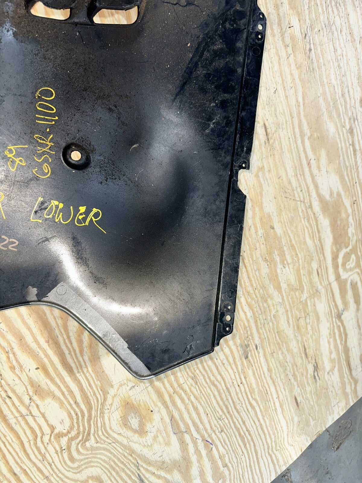 1989 1990 89 90 SUZUKI GSXR1100  FRONT LOWER FAIRING COWL PLASTIC right