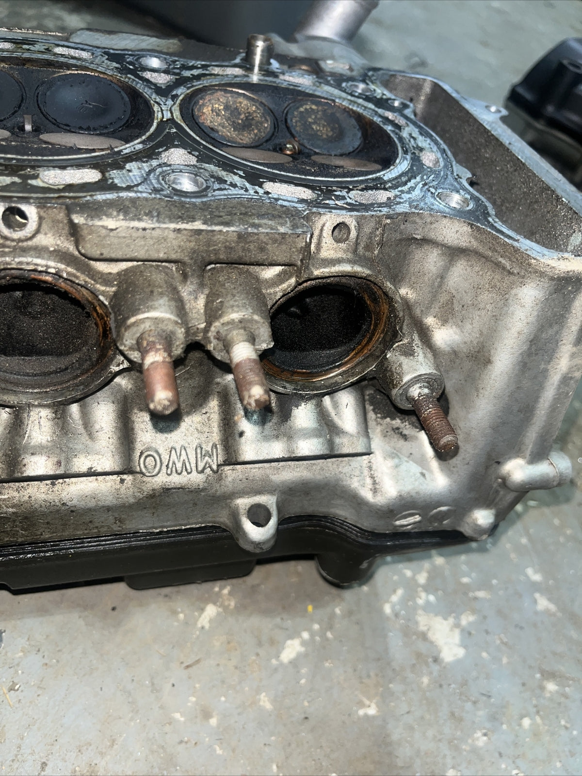 1995 HONDA CBR900 CYLINDER HEAD W/ VALVES CBR 600