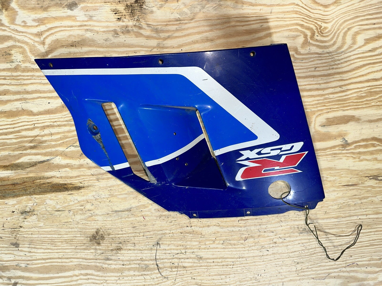1989 Suzuki GSXR 1100 Left Middle Fairing Side Cover Cowling 94441-40C0