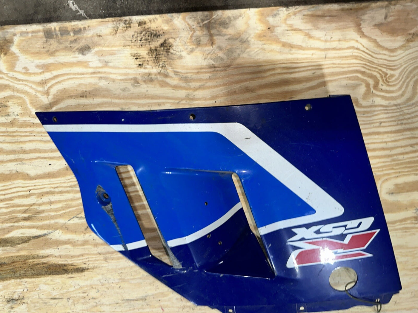 1989 Suzuki GSXR 1100 Left Middle Fairing Side Cover Cowling 94441-40C0