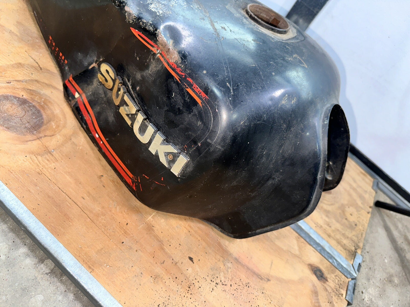1982 Suzuki GS 750 E GAS Tank Fuel Tank
