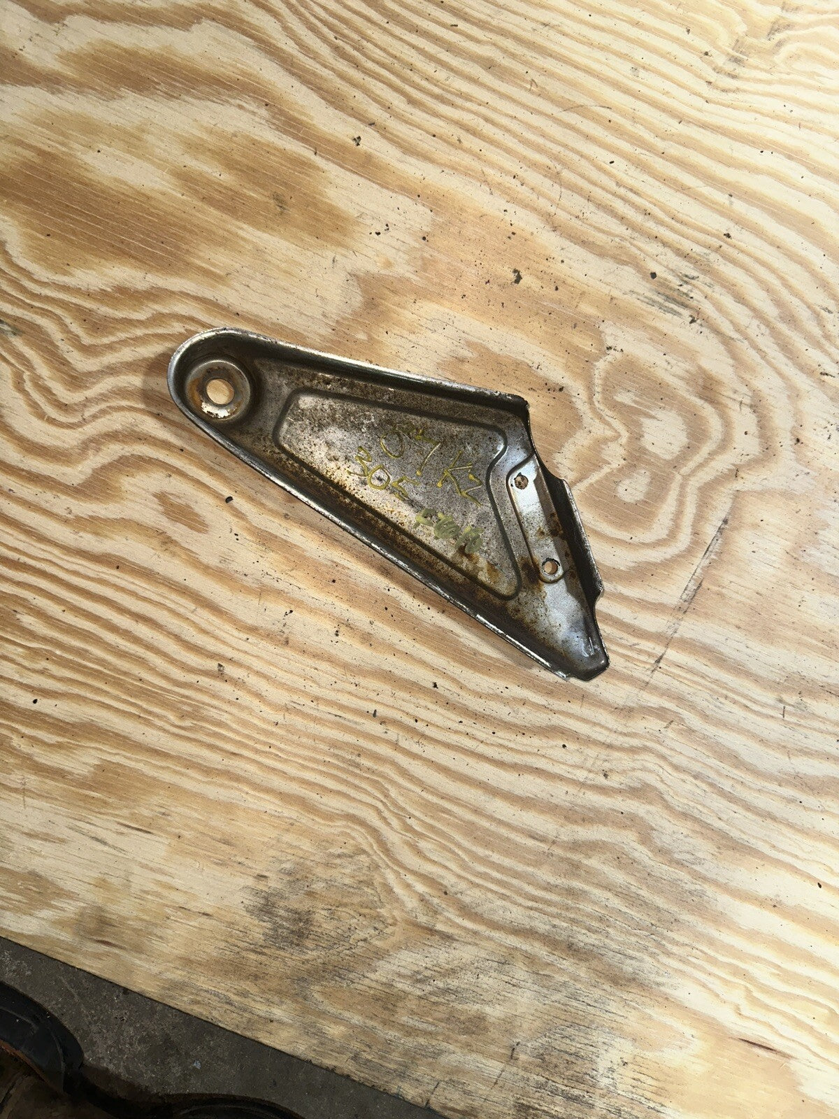 87 Kawasaki Kz 305 Metal Side Cover 