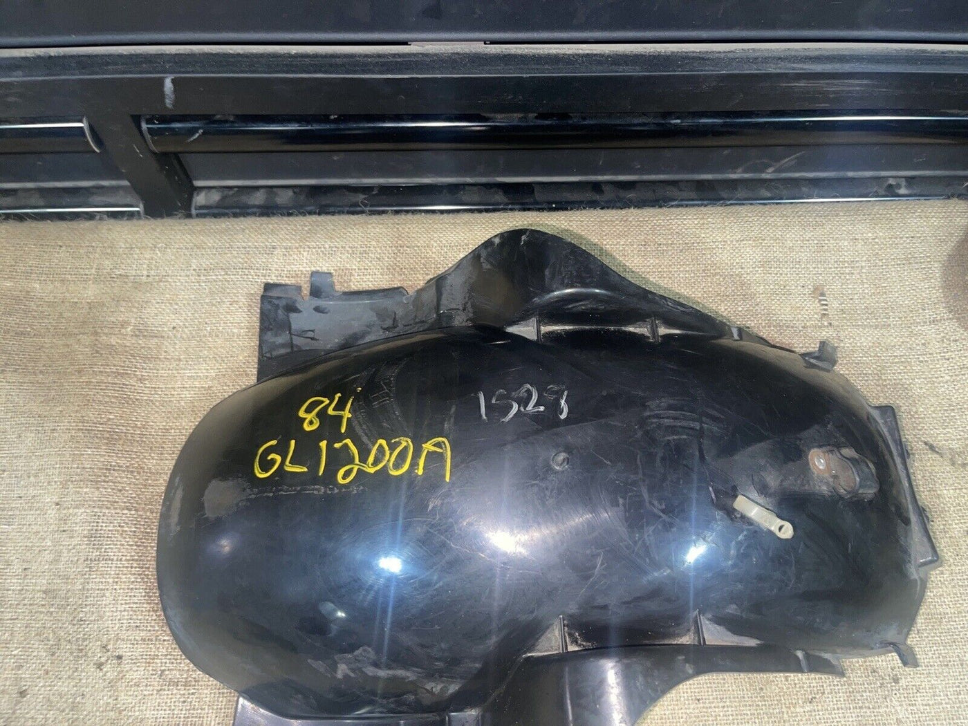 84-87 honda goldwing GL1200 GL 1200 OEM REAR BACK WHEEL FENDER MUD GUARD INNER