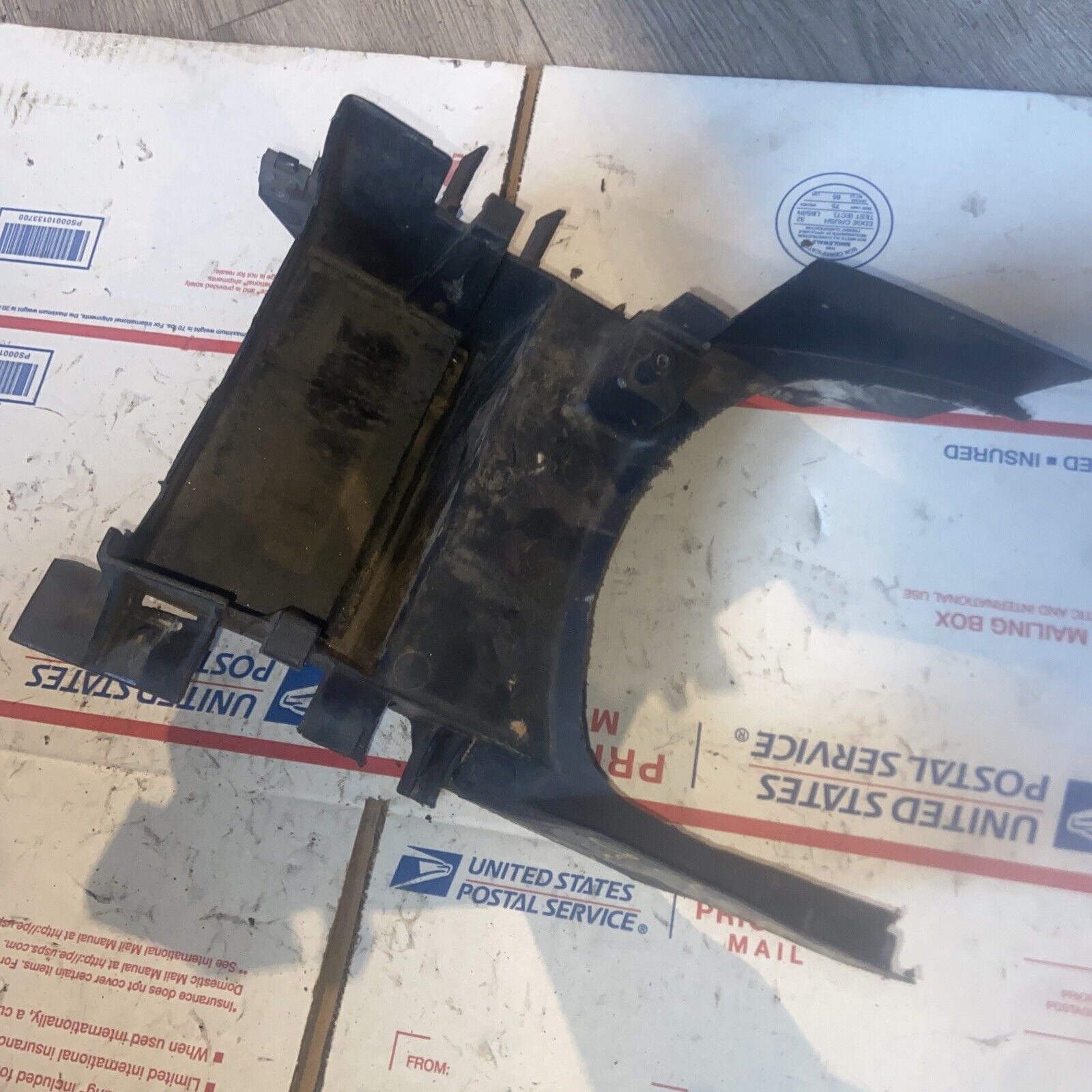 98-99 CBR 900RR BATTERY TRAY