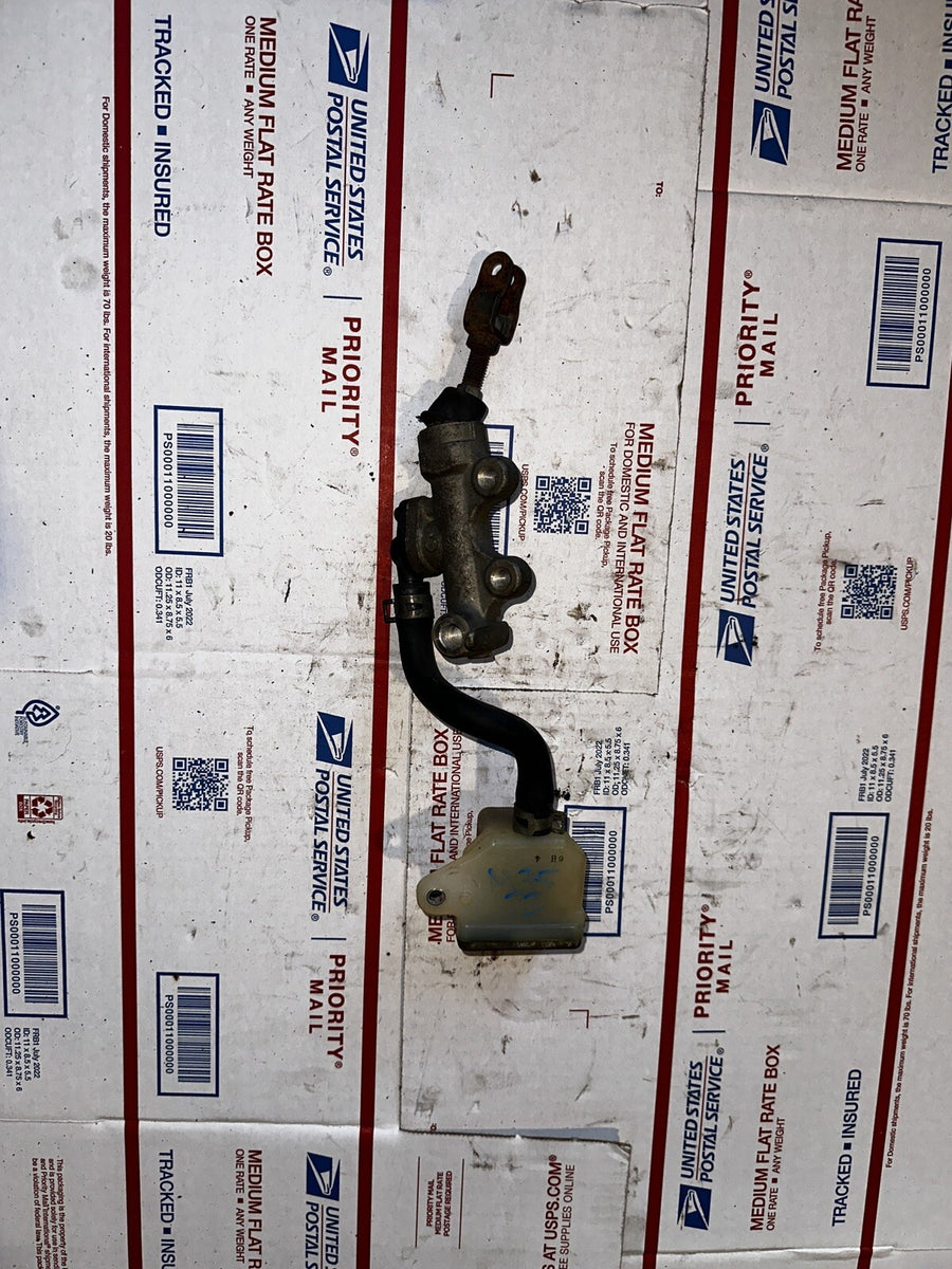 90 Suzuki Katana GSX-F 750 Rear Brake Master Cylinder