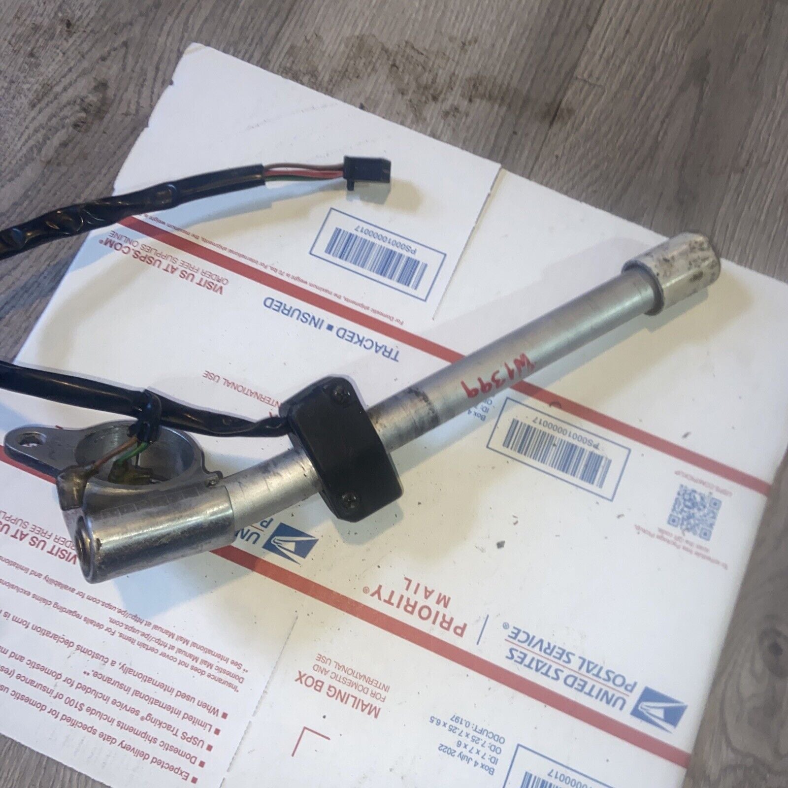2005-08 Yamaha YZF-R1 OEM Front Right Handlebar Starter Switch Controls Bent