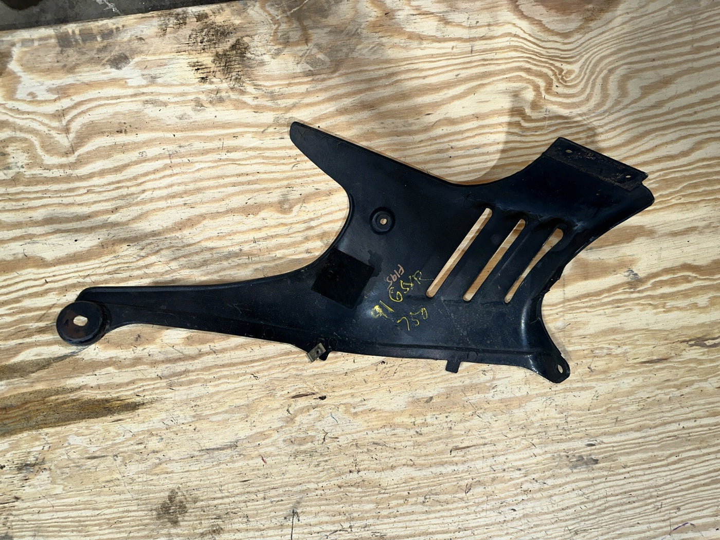 1995 katana 750  right lower belly fairing plastic GSX 90 91 94 97 F gsx750 -