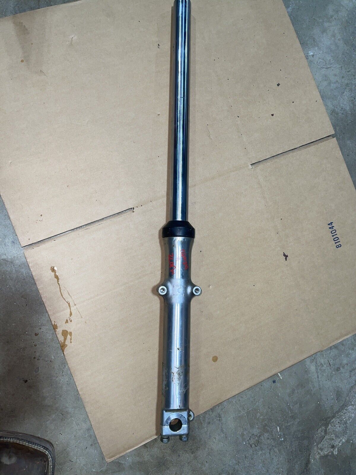 1983 SUZUKI TEMPTER GR650 FRONT RIGHT FORK