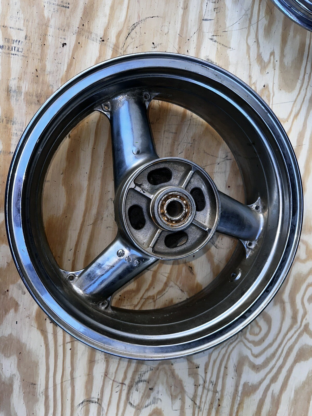 1994 94 95 96 97  Kawasaki Ninja ZX9R ZX900B ZX9 CHROME REAR WHEEL BACK RIM 