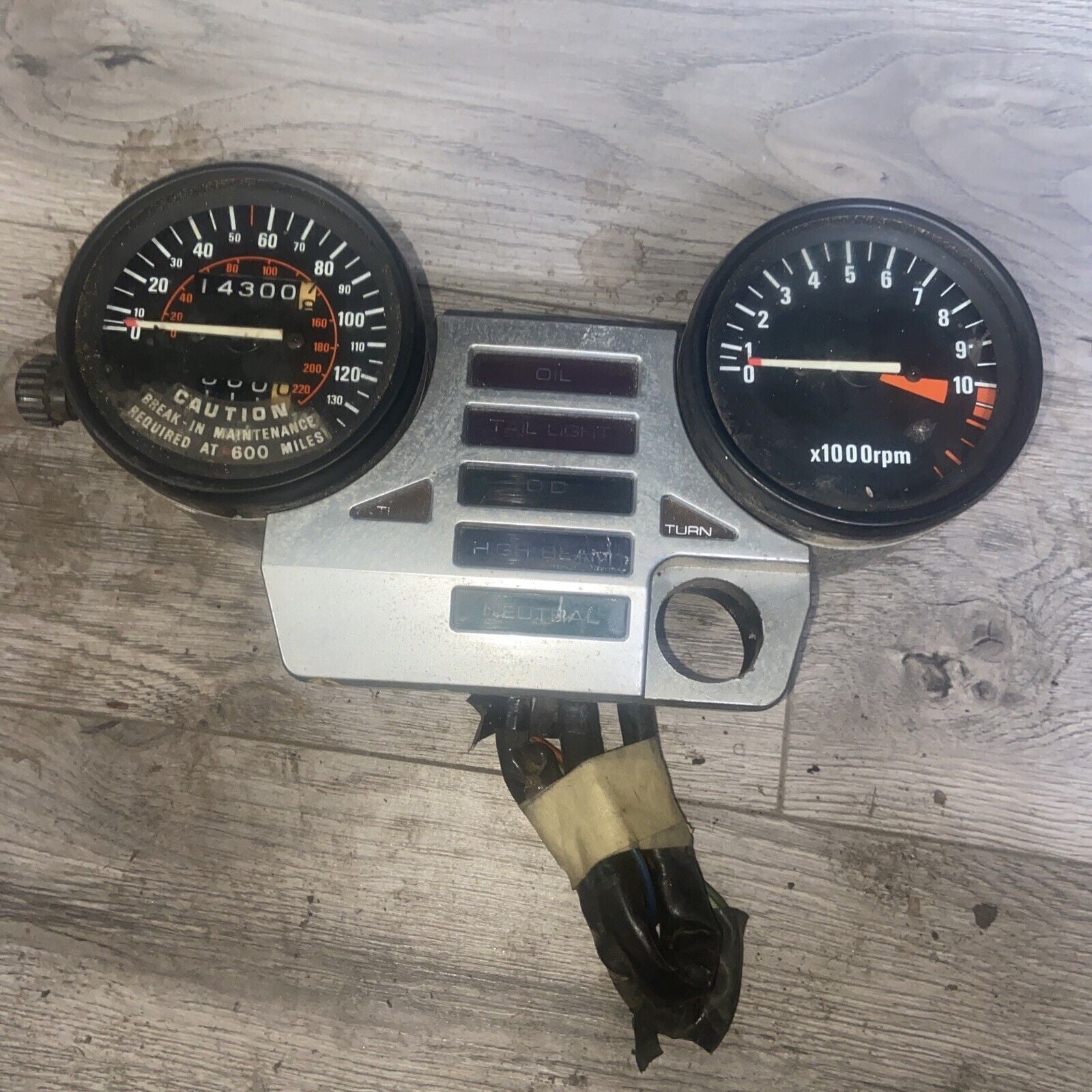 83 HONDA CB550 SPEEDO AND TACHO CLUSTER