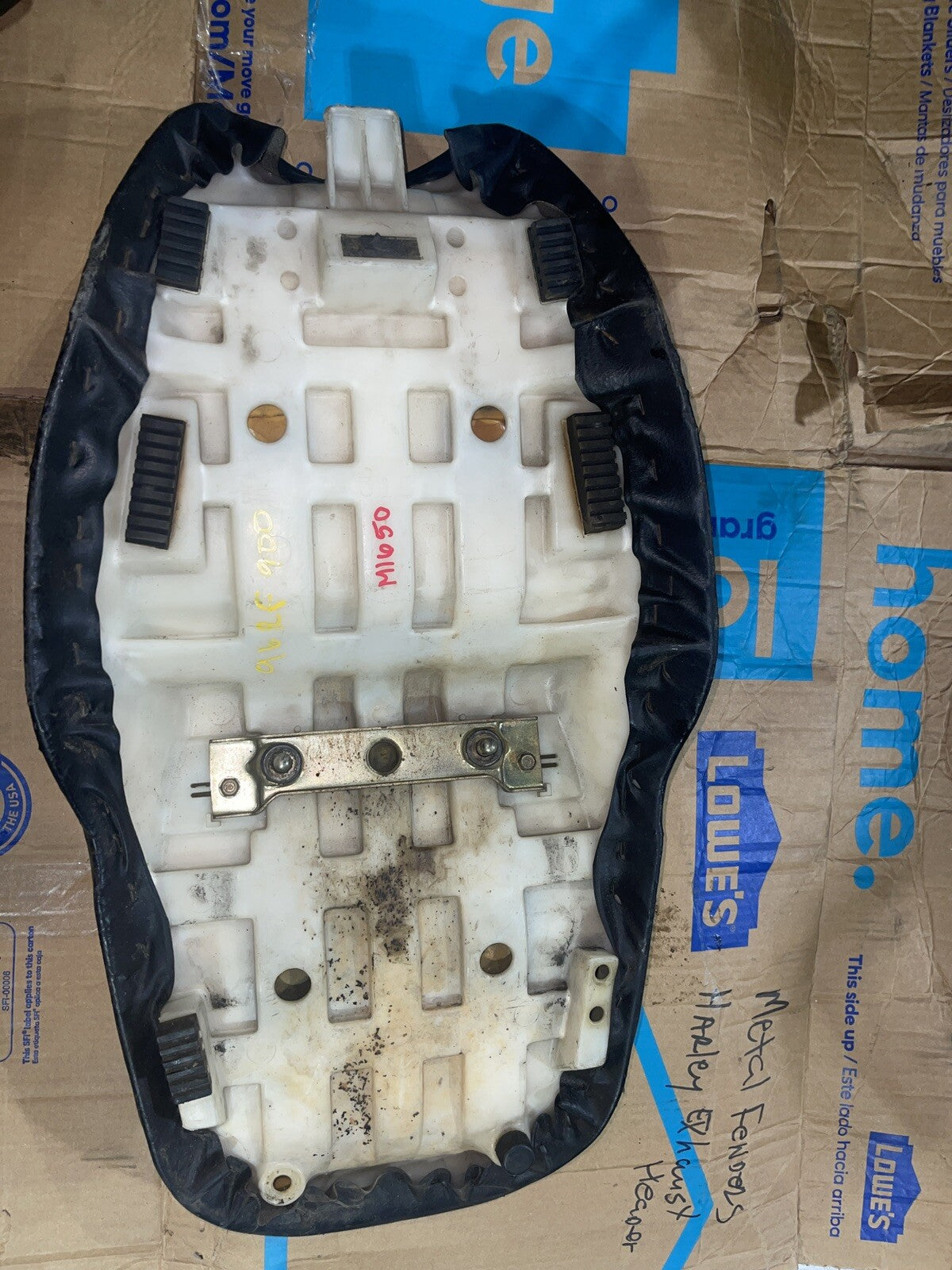 SUZUKI RF900 FRONT REAR SEAT 45100-31E00-6VP RF 900 R RF900R 1994 94 95 96 97
