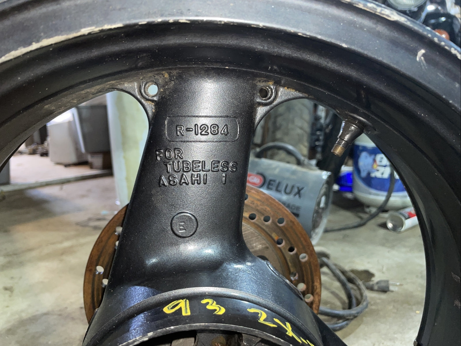 KAWASAKI 93 ZX 7 ZX7 L REAR WHEEL RIM MAG OEM 