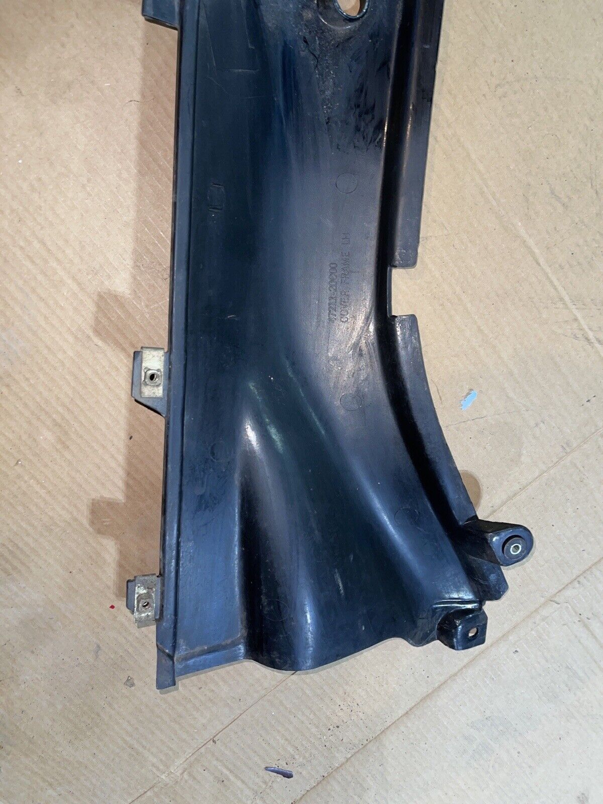 SUZUKI GSX 600 GSX600 KATANA LEFT SIDE FRAME COWL COVER FAIRING 