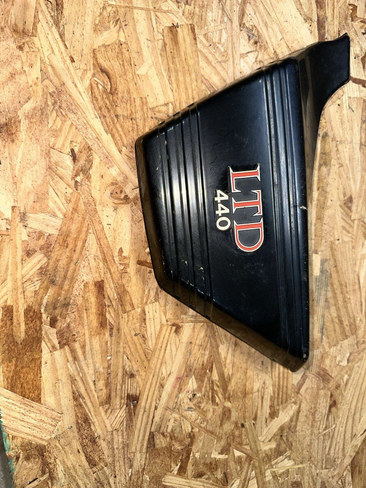 1980 KAWASAKI 440 LTD KZ440 LEFT SIDE COVER 
