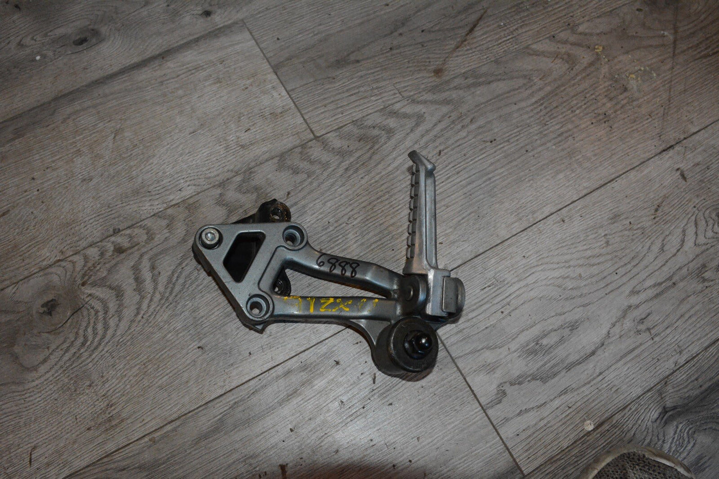 1990-1993 kawasaki zx11 rear peg