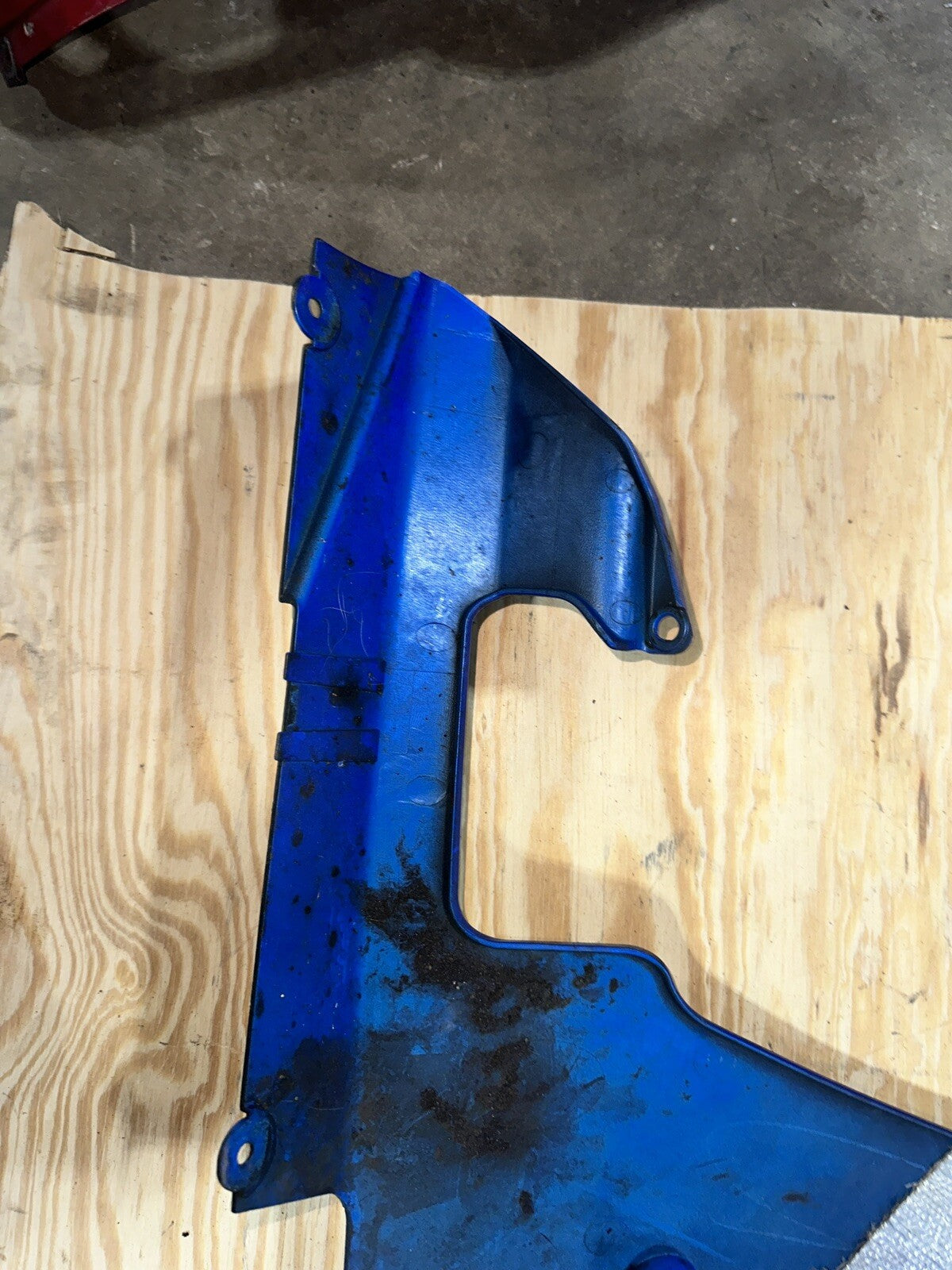 01-03 Suzuki GSXR 600-750 Left Side Fairing Cracked
