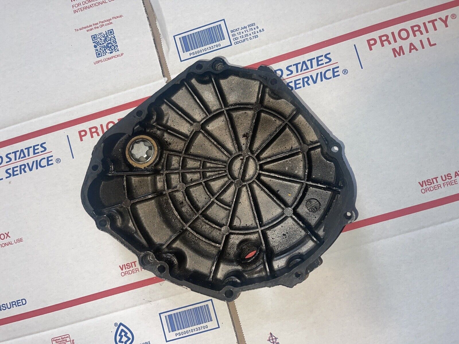 2004-2005 SUZUKI GSXR600 GSX-R 600 CLUTCH RIGHT SIDE ENGINE MOTOR COVER CASE 05