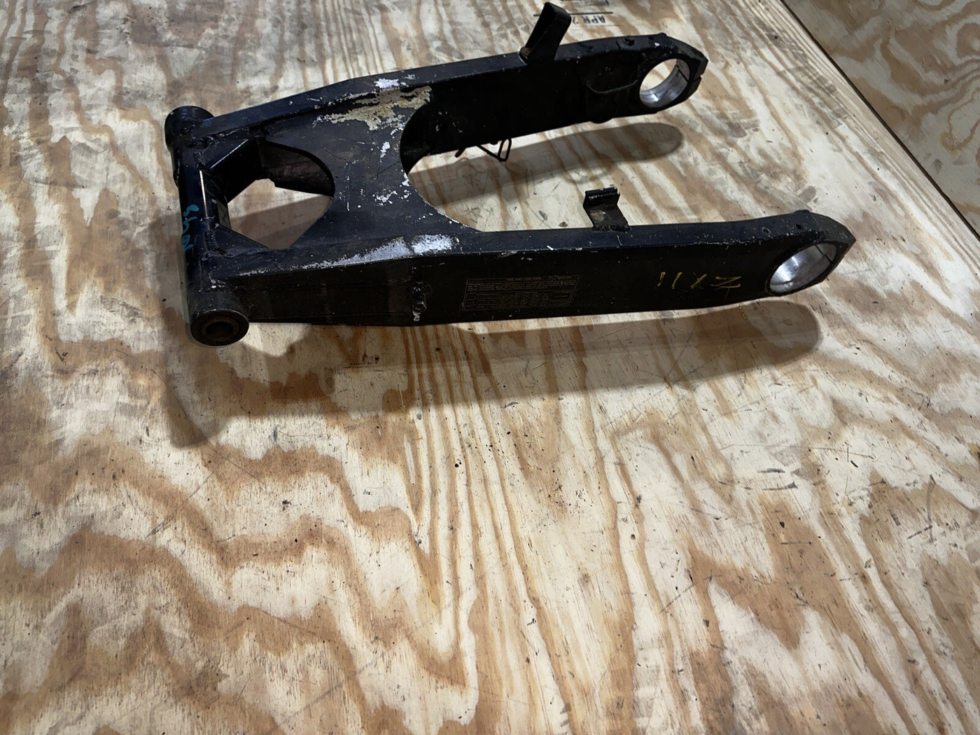 Rear Swingarm Assy. / Complete Back Swing Arm 95-01 ZX11 Ninja ZX-11 ZX1100D