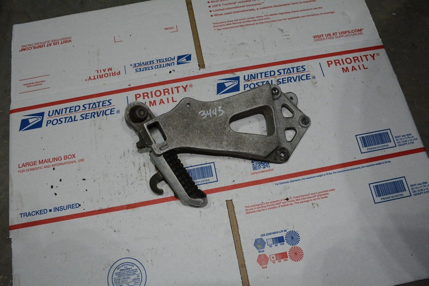 91-92 SUZUKI GSXR1100 GSXR 1100M REAR BACK PASSENGER PEG