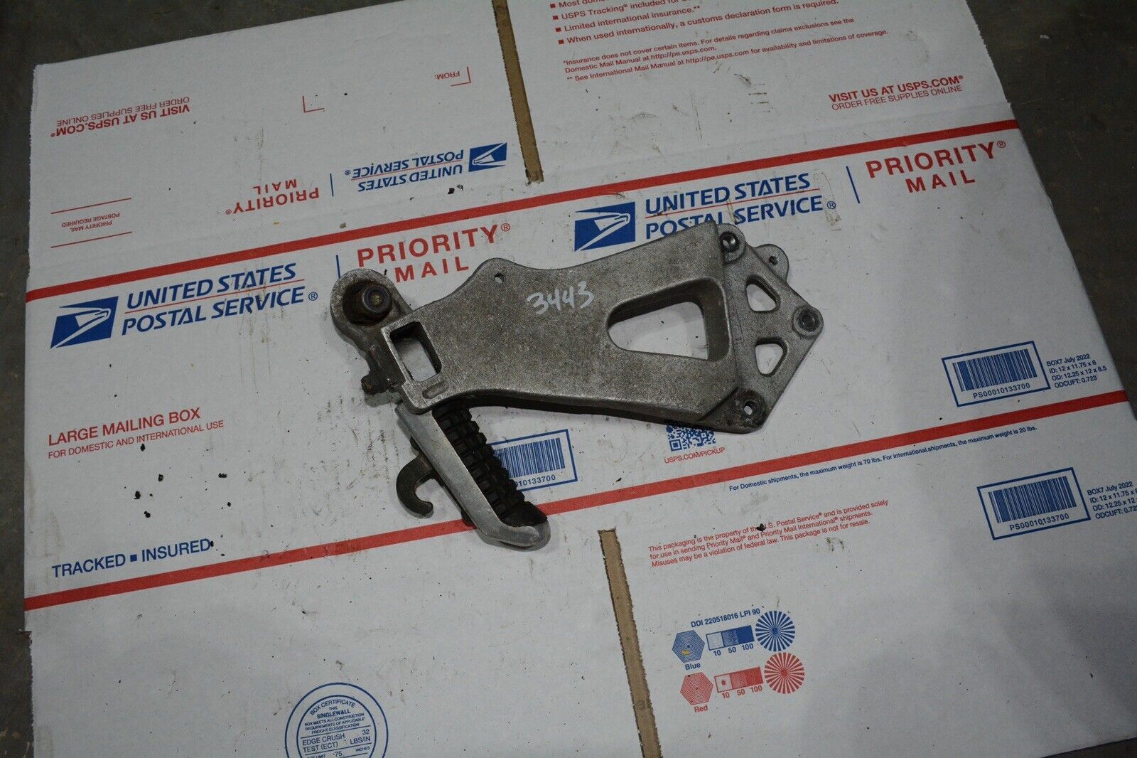 91-92 SUZUKI GSXR1100 GSXR 1100M REAR BACK PASSENGER PEG